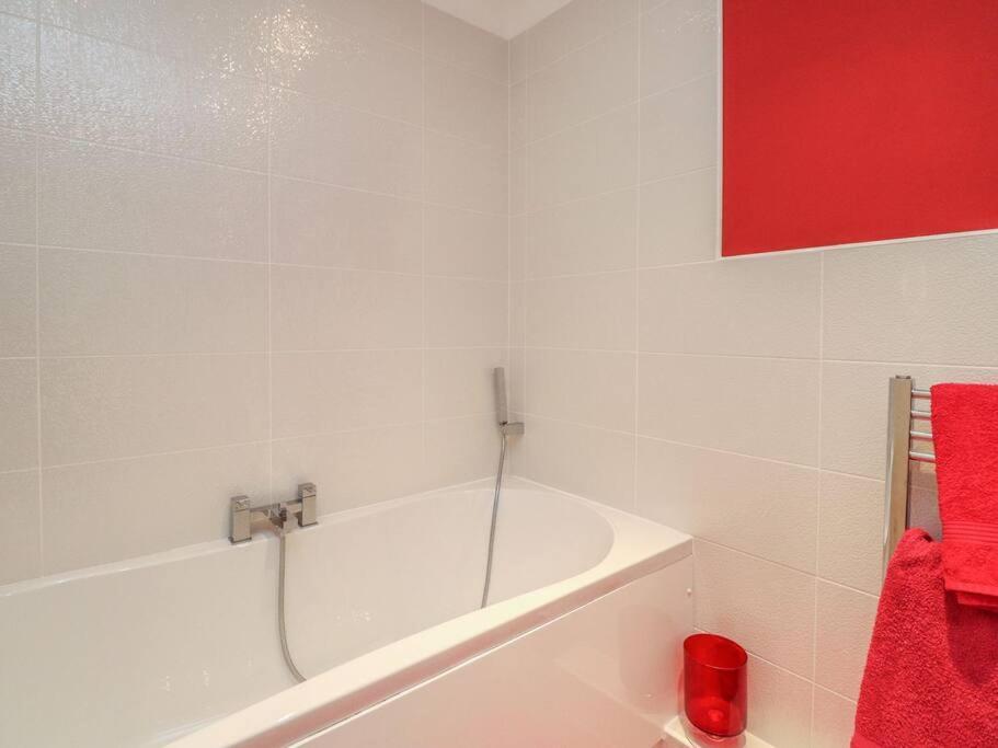 Stunning Seaviews - Beach House - Jacuzzi Bath Tub Littlestone-on-Sea Exterior foto